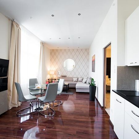 Executive Apartment Будапеща Екстериор снимка