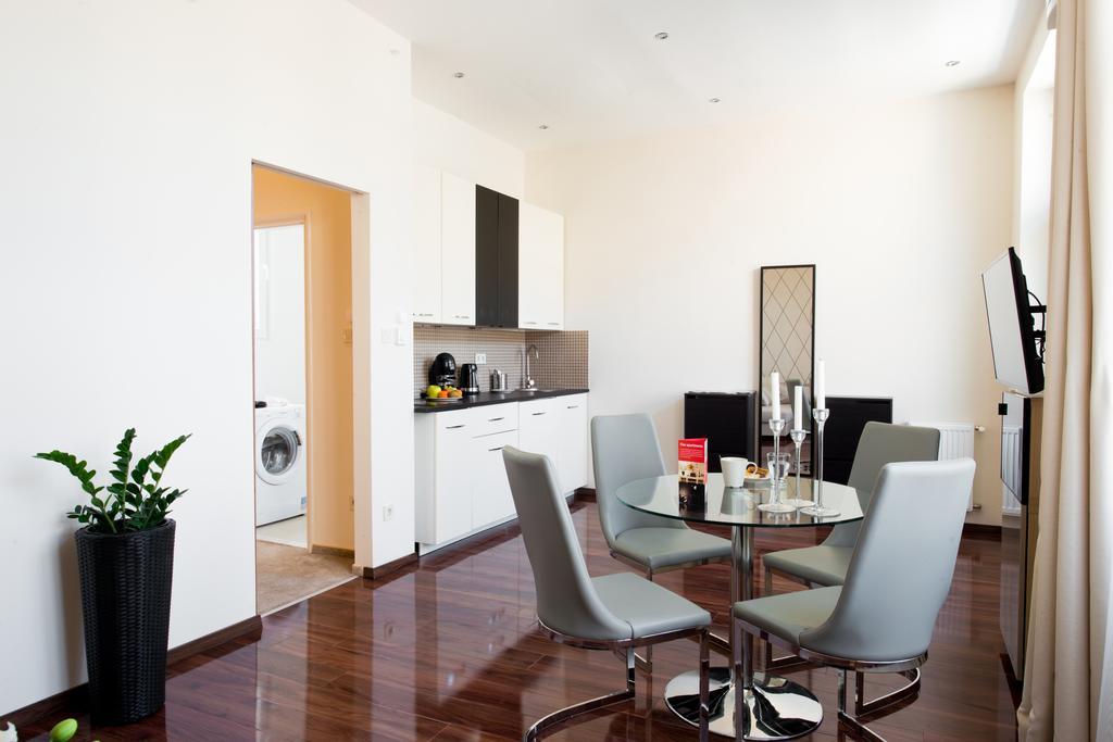 Executive Apartment Будапеща Екстериор снимка