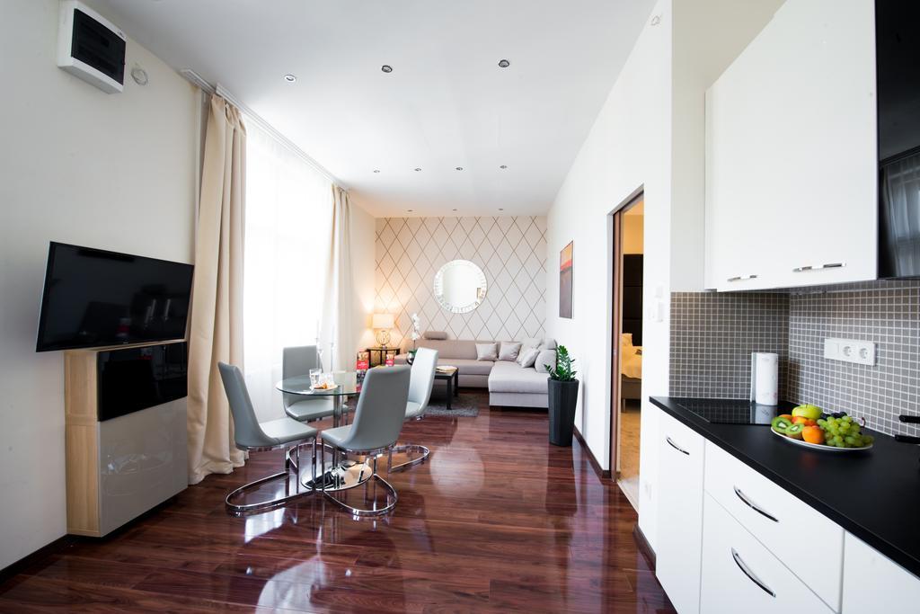 Executive Apartment Будапеща Екстериор снимка