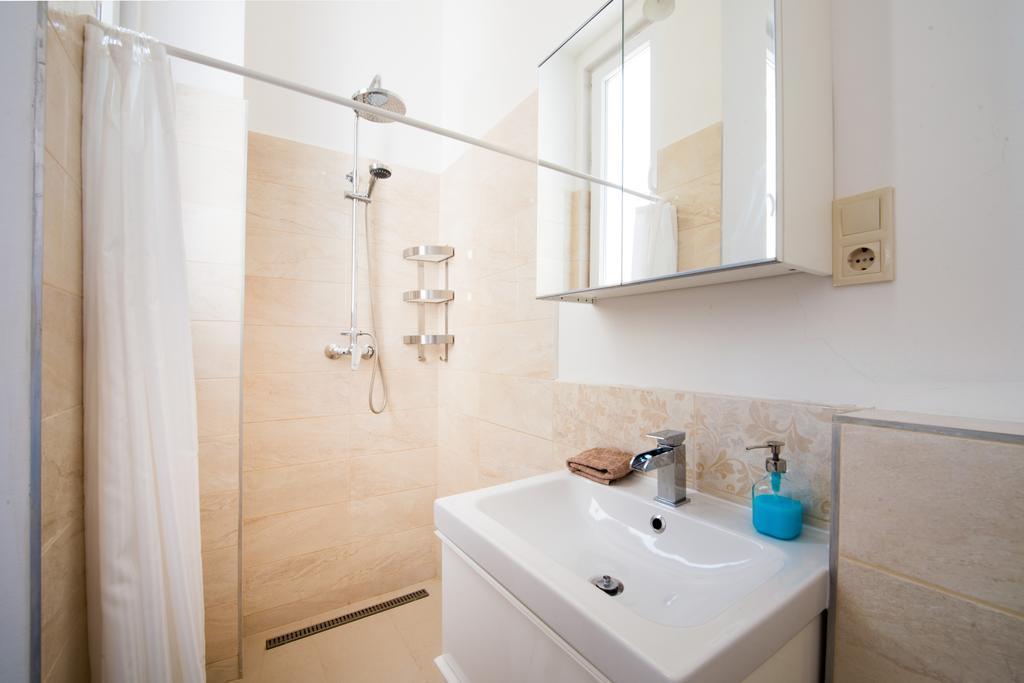Executive Apartment Будапеща Екстериор снимка
