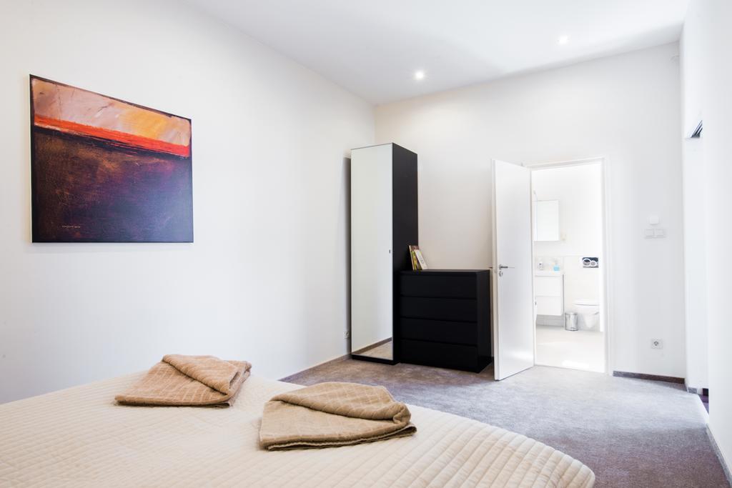 Executive Apartment Будапеща Екстериор снимка